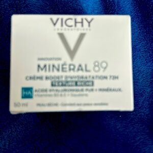 Vichy Mineral 89 moisturizer